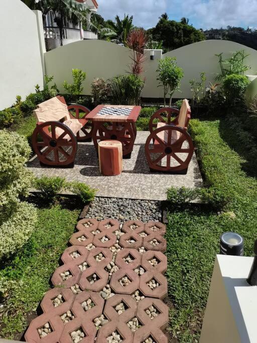טגאיטאי Avana Hills Tagaytay Villa מראה חיצוני תמונה