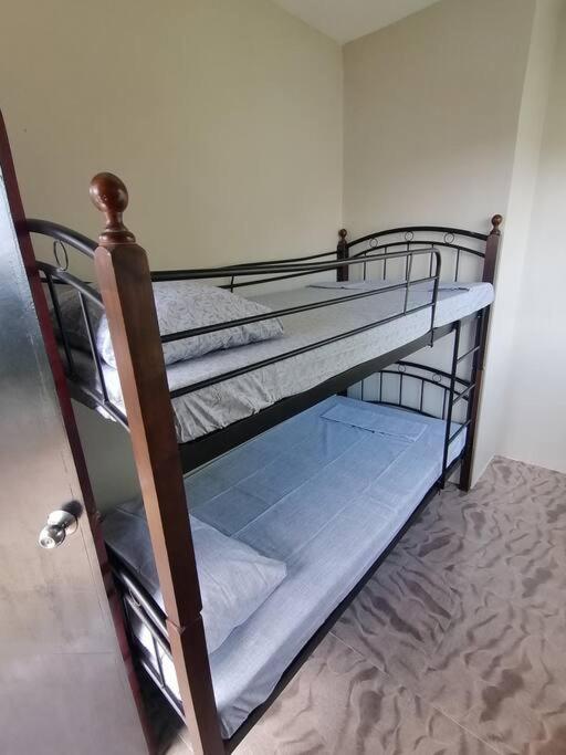 טגאיטאי Avana Hills Tagaytay Villa מראה חיצוני תמונה