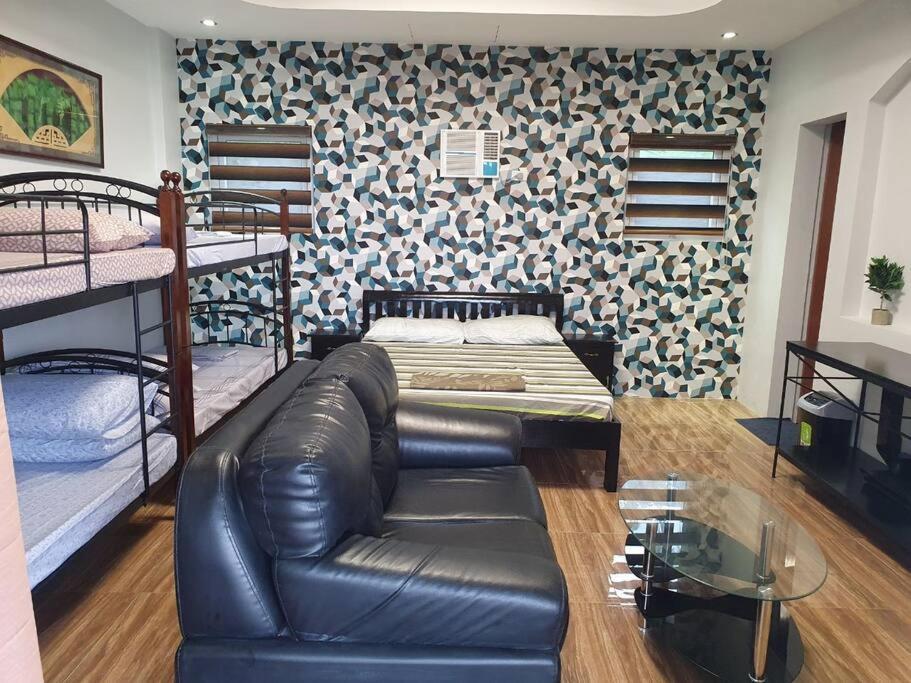 טגאיטאי Avana Hills Tagaytay Villa מראה חיצוני תמונה