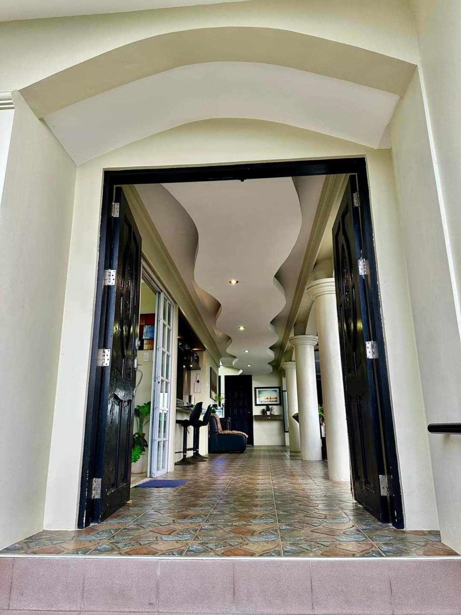 טגאיטאי Avana Hills Tagaytay Villa מראה חיצוני תמונה
